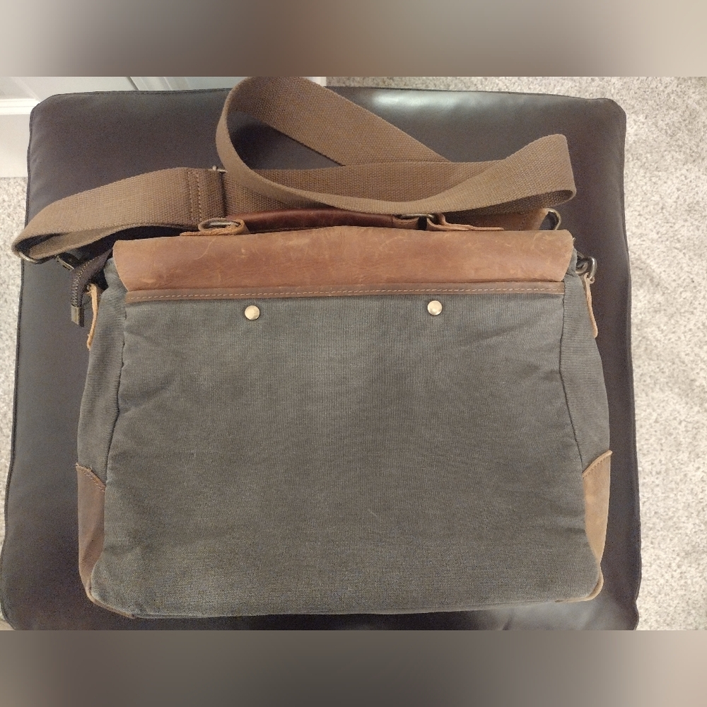 Langforth Unisex Gray And Tan Laptop Messenger Bag - Picture 3 of 7